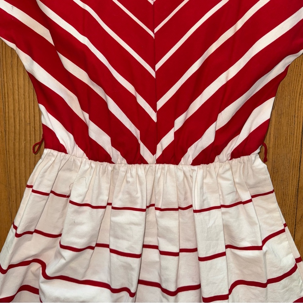 VINTAGE Red and White Striped Dress chevron pattern - Picture 3 of 11